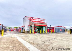 CubeSmart Self Storage - Pearland - 1919 E Broadway St