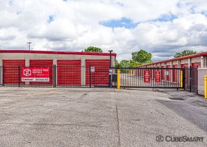 CubeSmart Self Storage - Pearland - 10401 Broadway Street