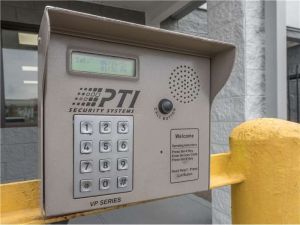 Extra Space Storage - 0460 - Stamford - West Main St