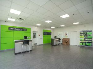Extra Space Storage - 8130 - Chicago - 60th Street