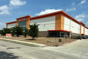 Public Storage - Houston - 5200 Gulfton St