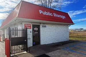 Public Storage - Indianapolis - 5505 Elmwood Ave