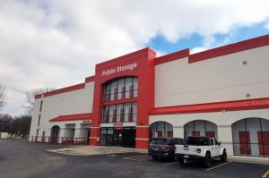 Public Storage - Waukegan - 1401 N Green Bay Road