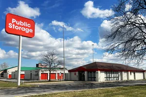 Public Storage - Lansing - 2115 Bernice Road