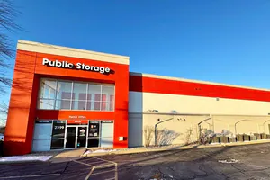 Public Storage - Lombard - 2399 S Finley Road