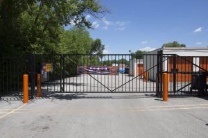 Public Storage - Oakbrook Terrace - 17 W 170 Roosevelt Road