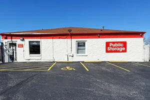 Public Storage - Milwaukee - 7415 West Dean Road