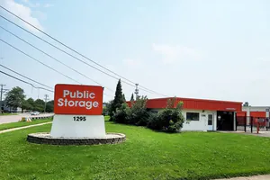 Public Storage - Roselle - 1295 W Lake Street