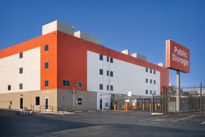 Public Storage - Los Angeles - 1702 S San Pedro Street