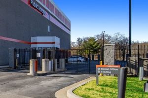 Public Storage - Baltimore - 7304 McClean Blvd