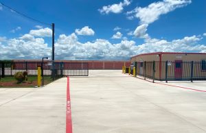Storage King USA - 100 - Rosharon TX - 10223 FM 521