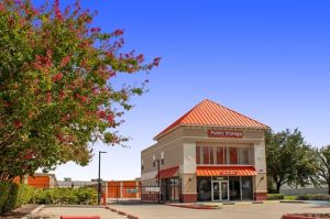 Public Storage - Pasadena - 3320 E. Sam Houston Parkway S