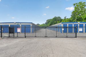 Storage Rentals of America - Columbus - 3995 Groves Road