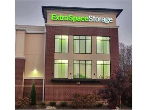 Extra Space Storage - 3726 - Winston-Salem - Robinhood Village Dr