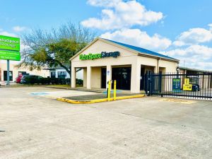 Extra Space Storage - 3290 - Deer Park - Center Street
