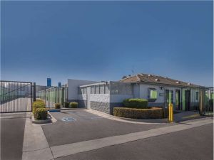 Extra Space Storage - 1488 - Santa Maria - Skyway Dr