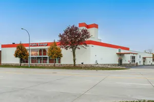 Public Storage - Saint Clair Shores - 20355 E 9 Mile Rd