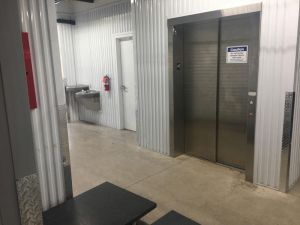 Extra Space Storage - 3233 - San Antonio - Broadway St
