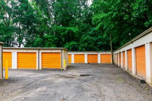 Mini Mall Storage - Shelby - 516 E Dixon Blvd