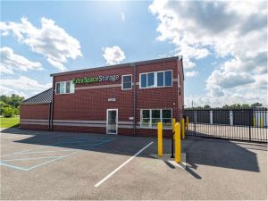 Extra Space Storage - 8736 - Indianapolis - Allisonville Rd