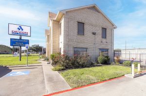 Devon Self Storage - 9226 - KATY