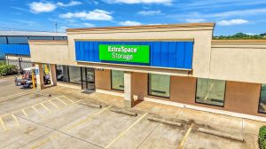 Extra Space Storage - 6614 - Edmond - N Santa Fe Ave