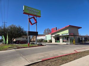 Extra Space Storage - 2225 - San Antonio - 6075 De Zavala Rd