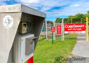 CubeSmart Self Storage - 7949 Fort Smallwood - MD