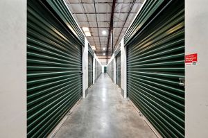 10 Federal Storage - W Broad St