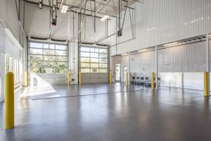 StorageMart - Touhy Ave
