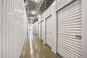 StorageMart - Touhy Ave