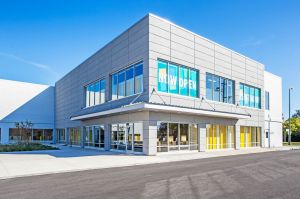 StorageMart - Touhy Ave