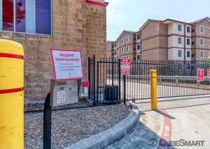CubeSmart Self Storage - San Antonio - 838 N Loop 1604 E