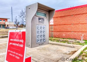 CubeSmart Self Storage - Garland - 2375 Arapaho Rd